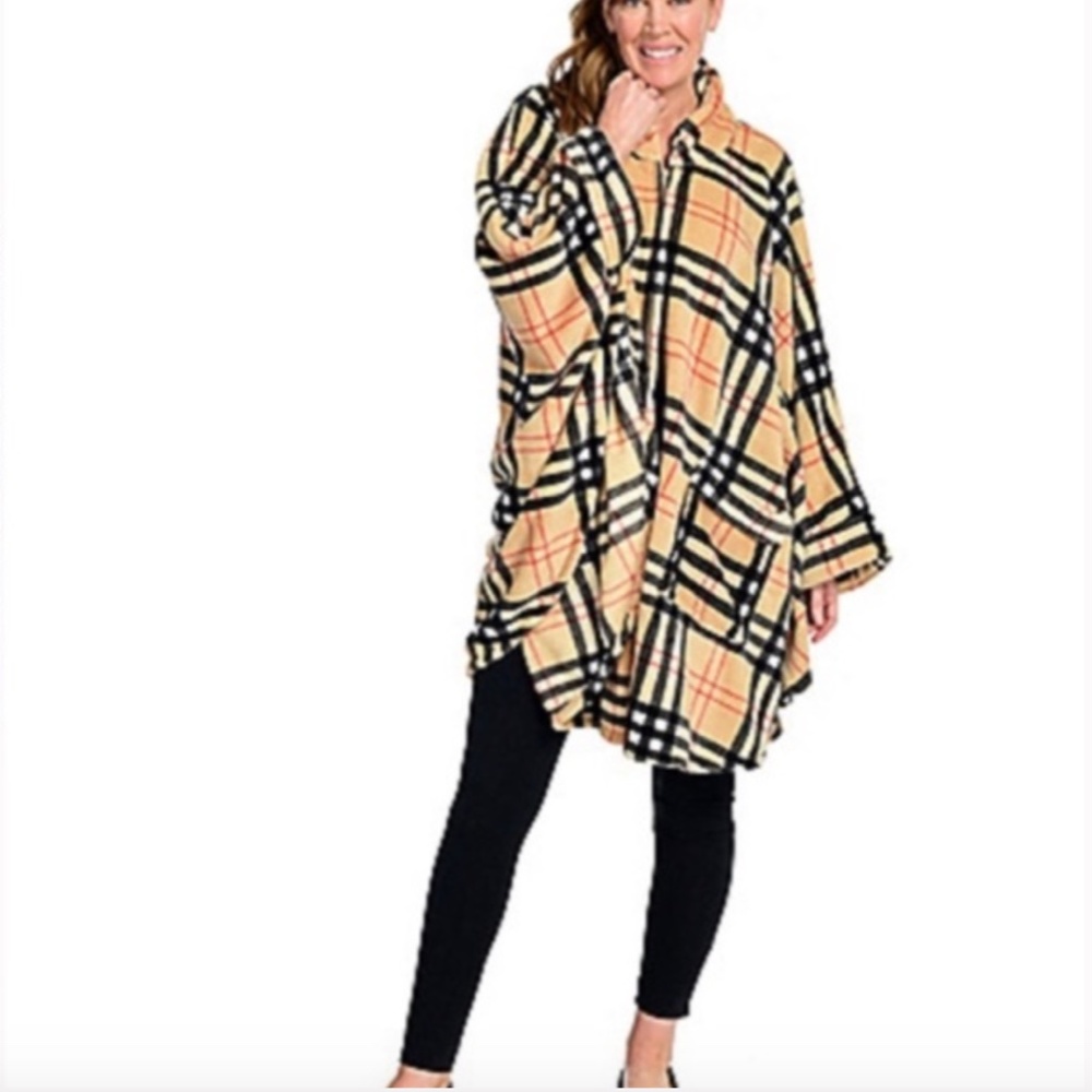 *LAST ONE * Cozelle Soft Oversized Zip Fleece Wrap
